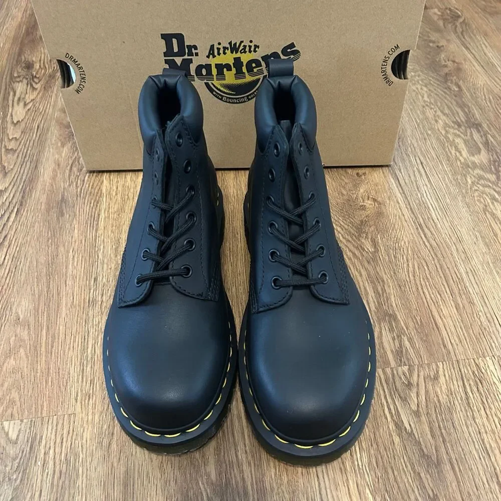 DR MARTENS black leather lace up ankle boots booties shoes women’s 8 new in box